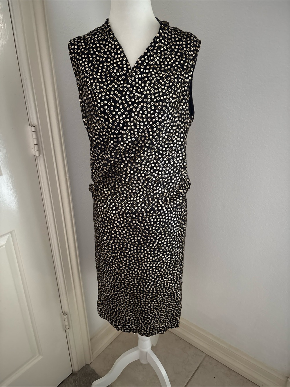 Diane Von Furstenberg Black and Cream Sleeveless Printed Dress Issie sz 2